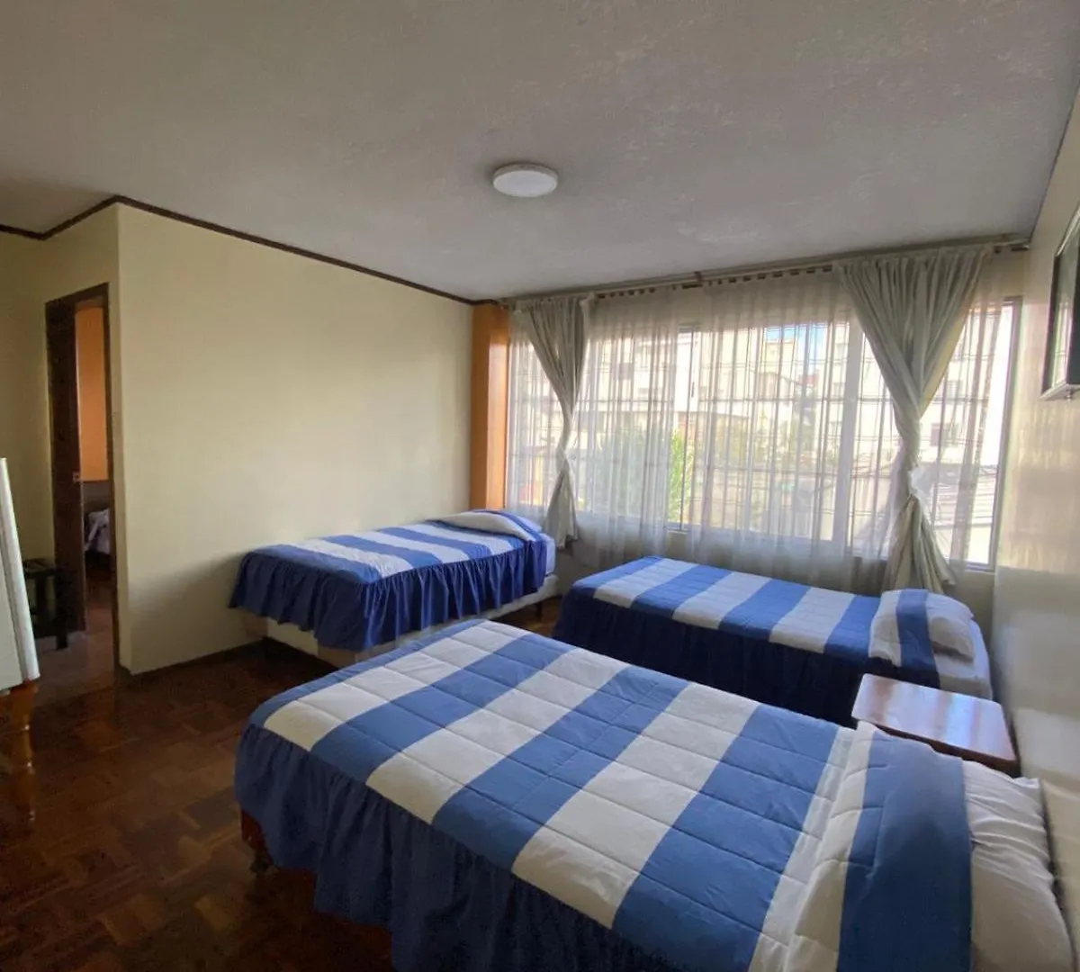 Hotel Galaxy Quito 4*,